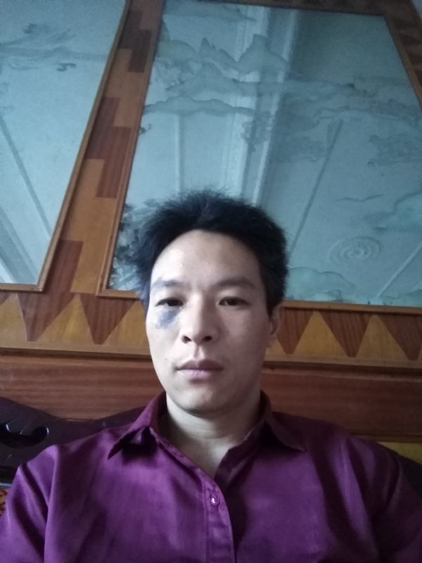 风中落叶的第一张照片--泰安相亲服务中心