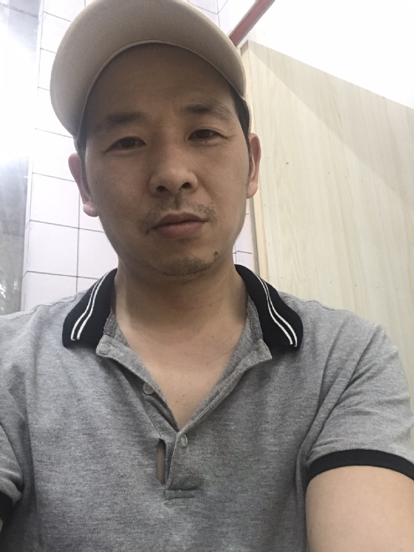 老何的第一张照片--泰安相亲服务中心