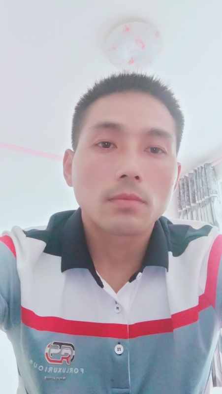 染红尘世的第一张照片--泰安相亲服务中心