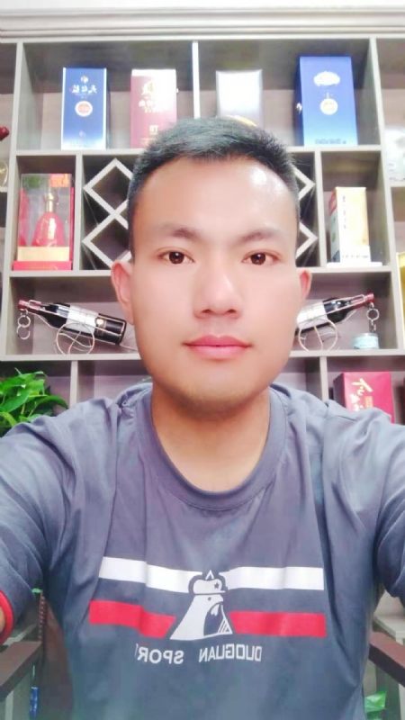 钱乾的第一张照片--泰安相亲服务中心