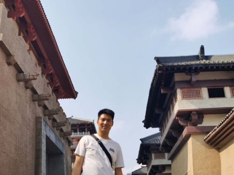 咸鱼不闲的第二张照片--泰安相亲服务中心