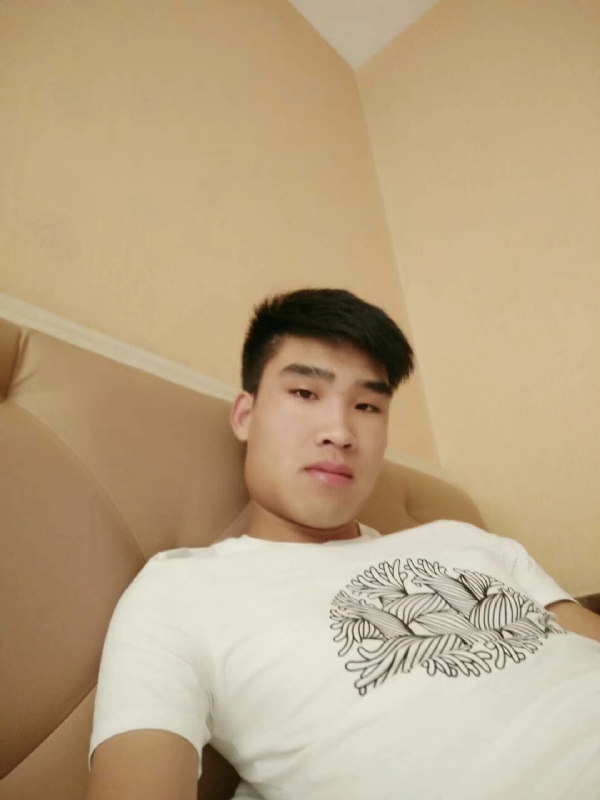 谁不曾孤单上路的第一张照片--泰安相亲服务中心