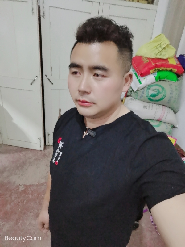 阿杰的第一张照片--泰安相亲服务中心
