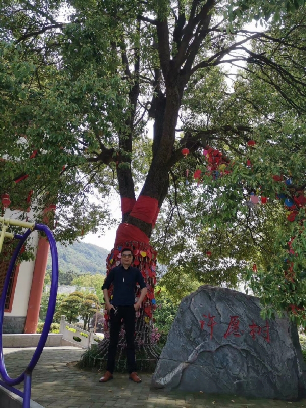 霸气的第一张照片--泰安相亲服务中心