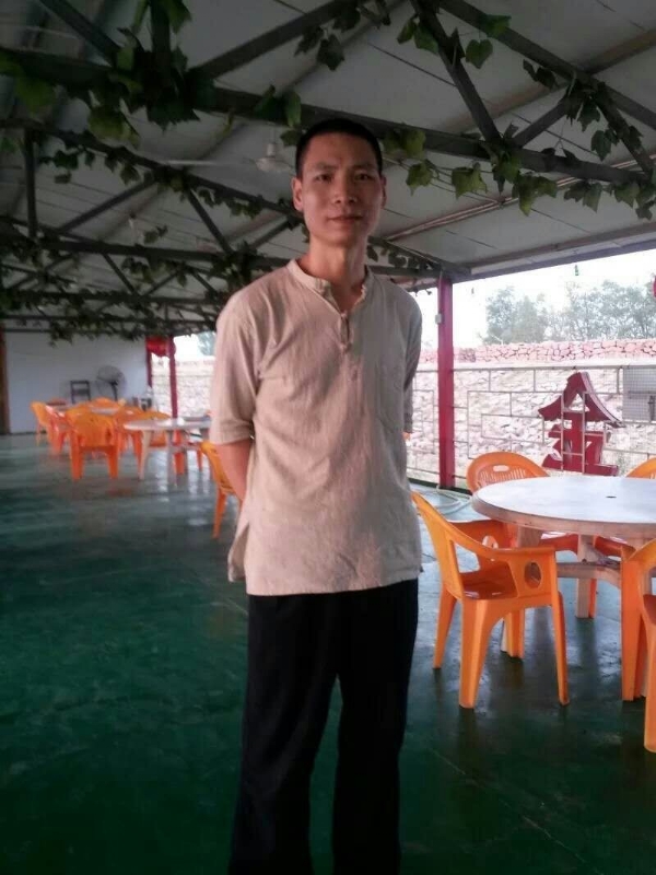周哥的第三张照片--泰安相亲服务中心