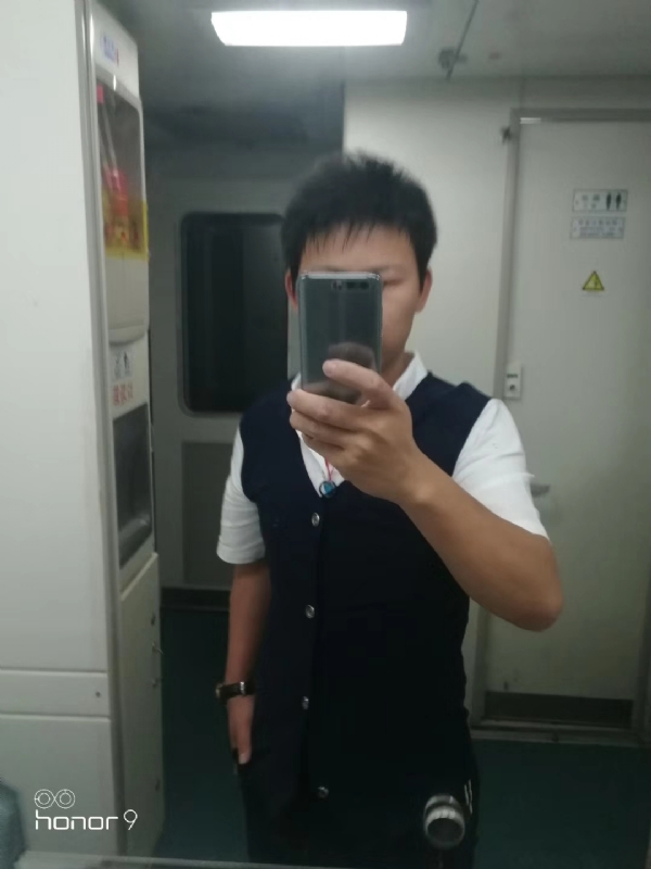 阳光下de幸福的第一张照片--泰安相亲服务中心
