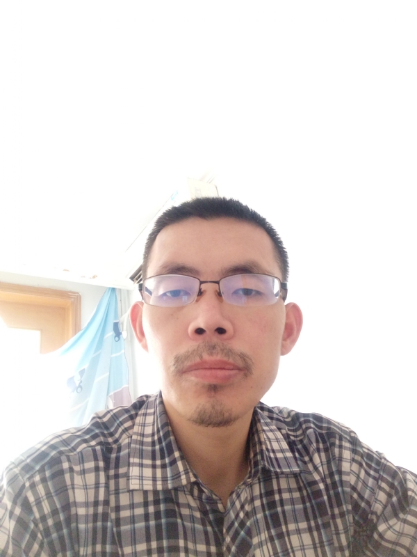 芳华的第一张照片--泰安相亲服务中心