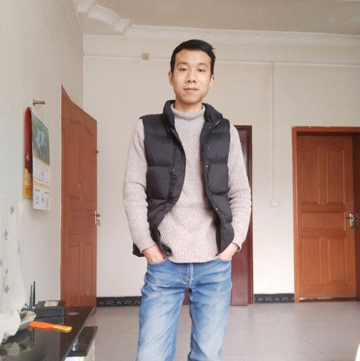 小伙子的第一张照片--泰安相亲服务中心