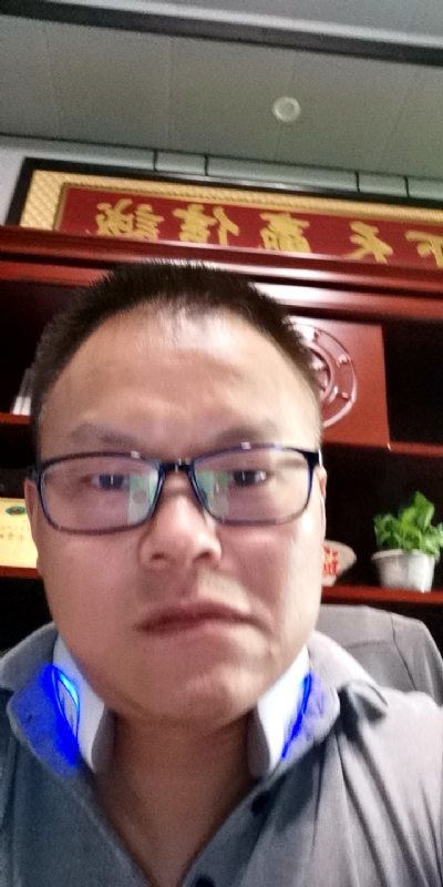 模具工匠的第一张照片--泰安相亲服务中心