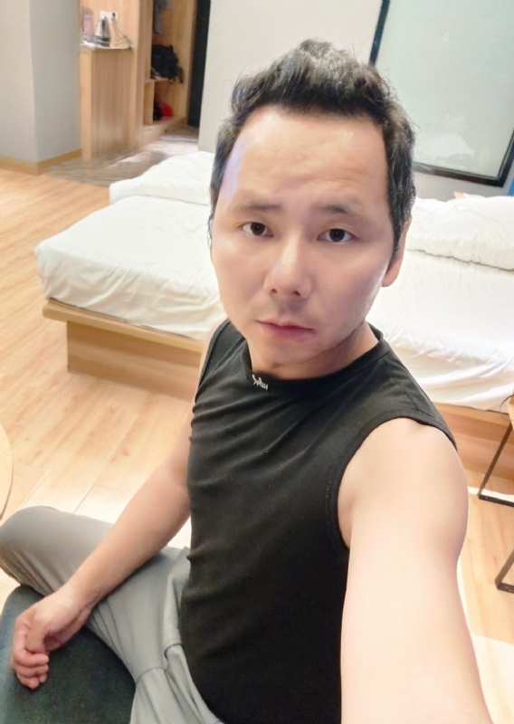 爱远的要命的第一张照片--泰安相亲服务中心