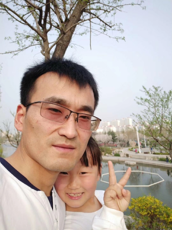 简单的幸福的第一张照片--泰安相亲服务中心