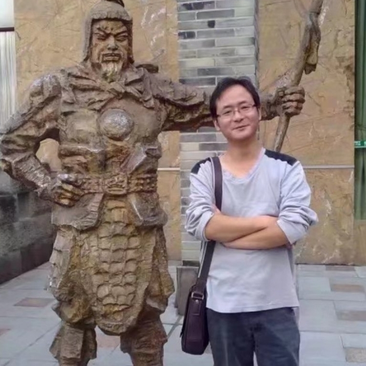 孤狼的第三张照片--泰安相亲服务中心