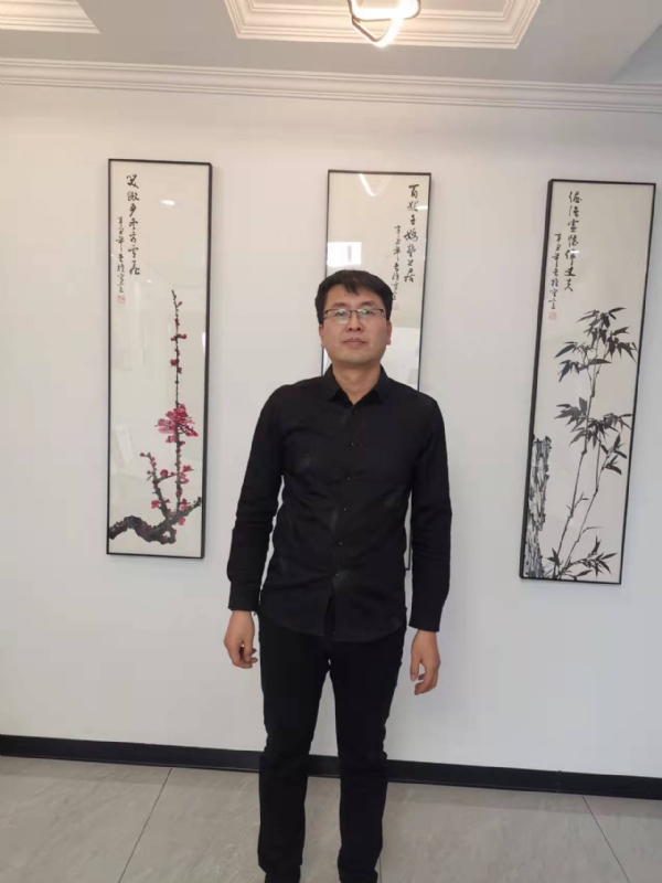 情义比天高的第一张照片--泰安相亲服务中心