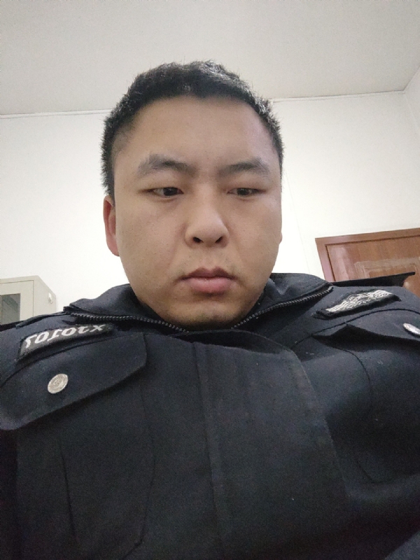 好纠结的第一张照片--泰安相亲服务中心