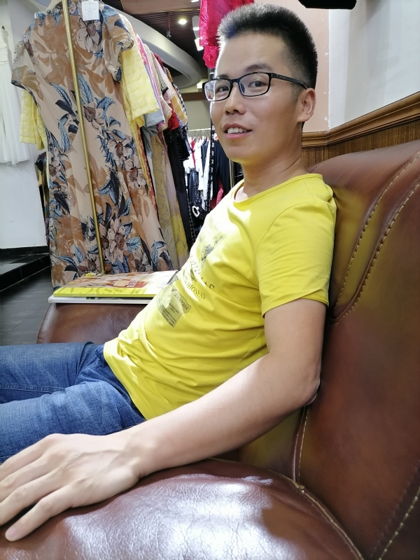 汪顺鹏的第一张照片--泰安相亲服务中心