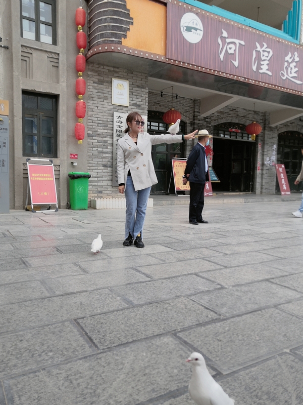 艳艳的第一张照片--泰安相亲服务中心