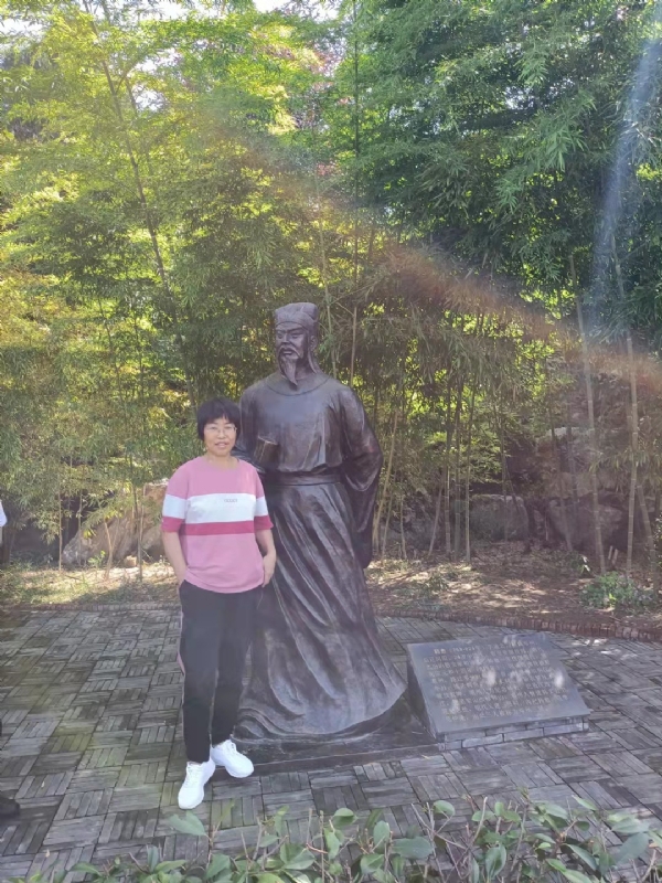 秋天的菊花的第一张照片--泰安相亲服务中心