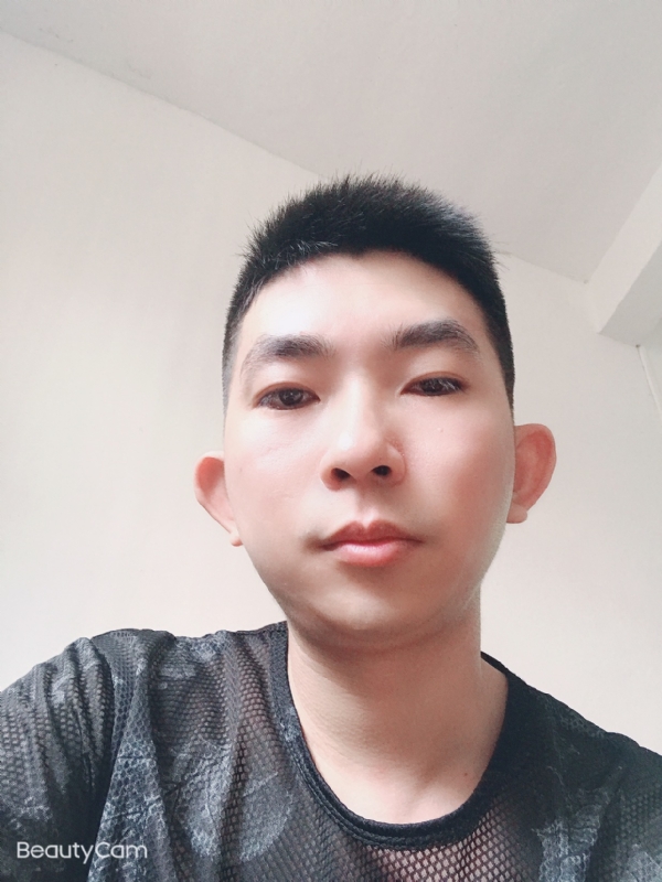 诚恳的第一张照片--泰安相亲服务中心