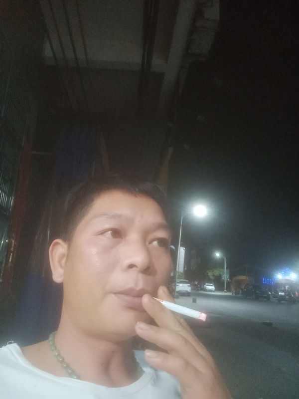 善解人意的第一张照片--泰安相亲服务中心