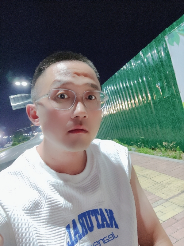 清风烈酒的第一张照片--泰安相亲服务中心