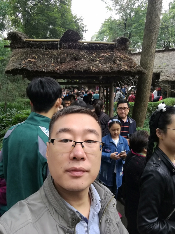 撑起一片天的第一张照片--泰安相亲服务中心