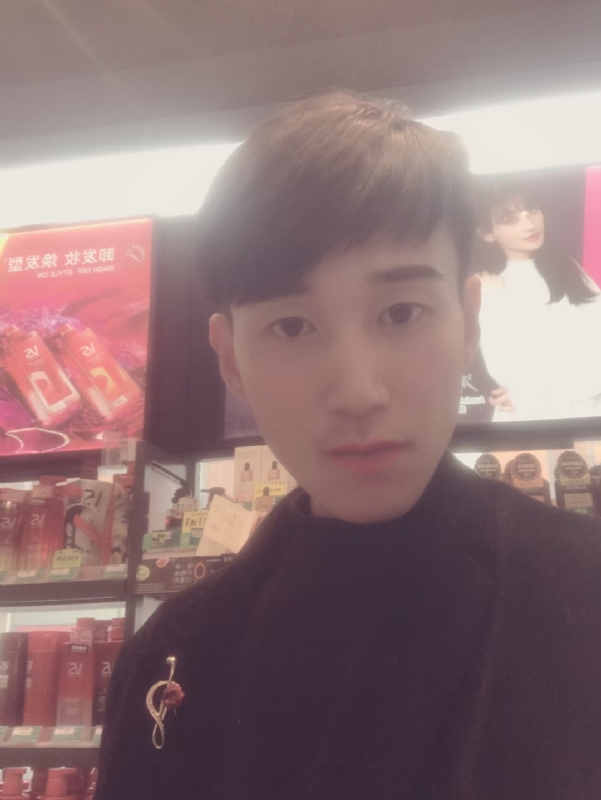 唯美的爱情故事的第一张照片--泰安相亲服务中心