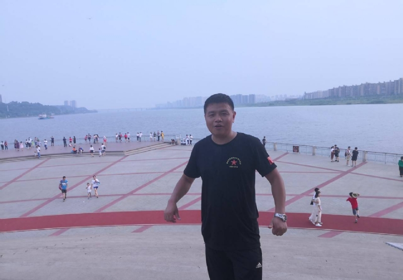 曾经心疼的我的第一张照片--泰安相亲服务中心