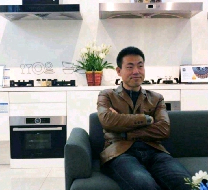 奋斗的执着的第一张照片--泰安相亲服务中心