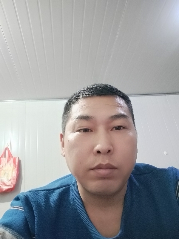 开着拖拉机去兜风的第一张照片--泰安相亲服务中心