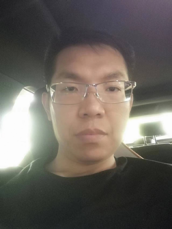 小黑包的第一张照片--泰安相亲服务中心