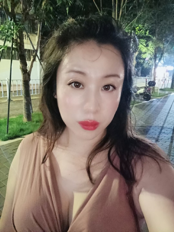 叶子青青的第一张照片--泰安相亲服务中心