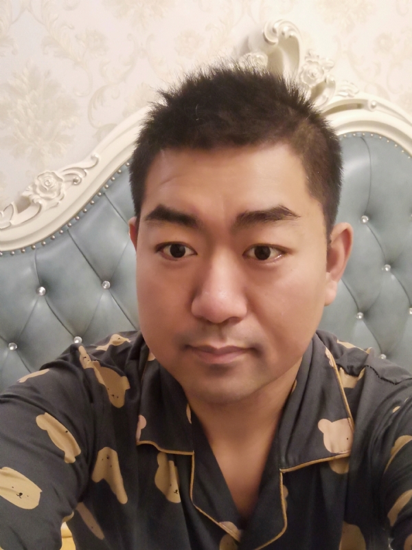 曾经的第一张照片--泰安相亲服务中心