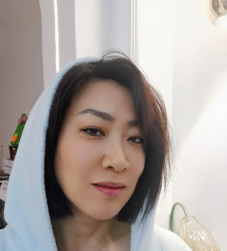 火玫瑰的第一张照片--泰安相亲服务中心
