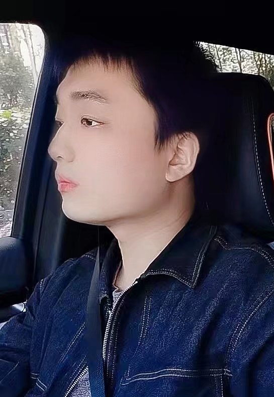 凉锦年的第一张照片--泰安相亲服务中心