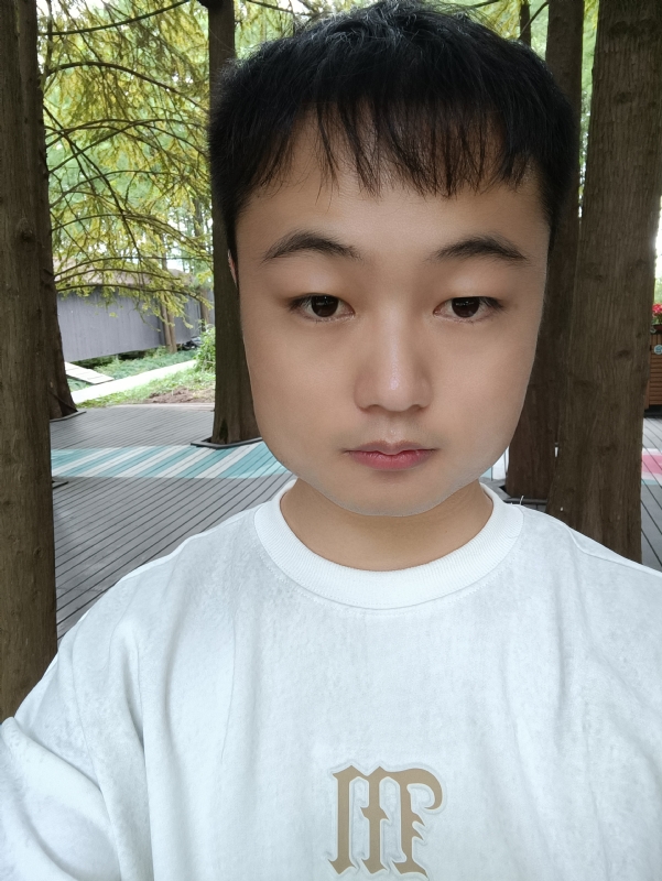 故人似的第一张照片--泰安相亲服务中心