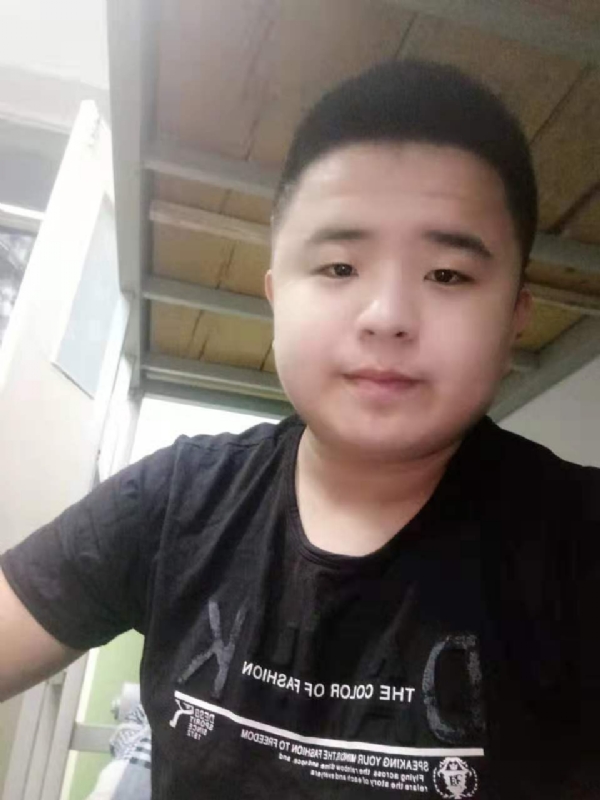打小就爱淘气的第一张照片--泰安相亲服务中心