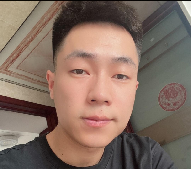 句号的第一张照片--泰安相亲服务中心