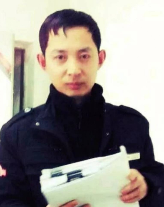 风雨中有你的第一张照片--泰安相亲服务中心