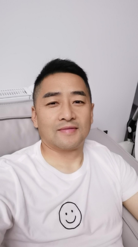 向阳而生的第一张照片--泰安相亲服务中心