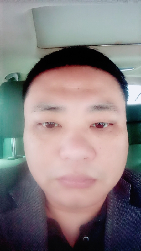 向日葵的第一张照片--泰安相亲服务中心