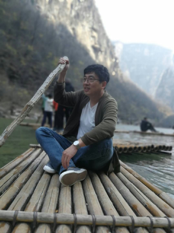 风被吹走了的第二张照片--泰安相亲服务中心