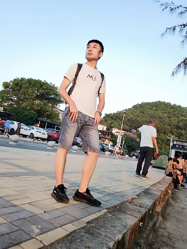 俊皓的第一张照片--泰安相亲服务中心