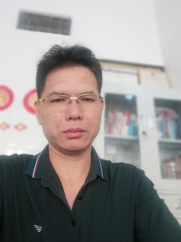 后视镜的第二张照片--泰安相亲服务中心