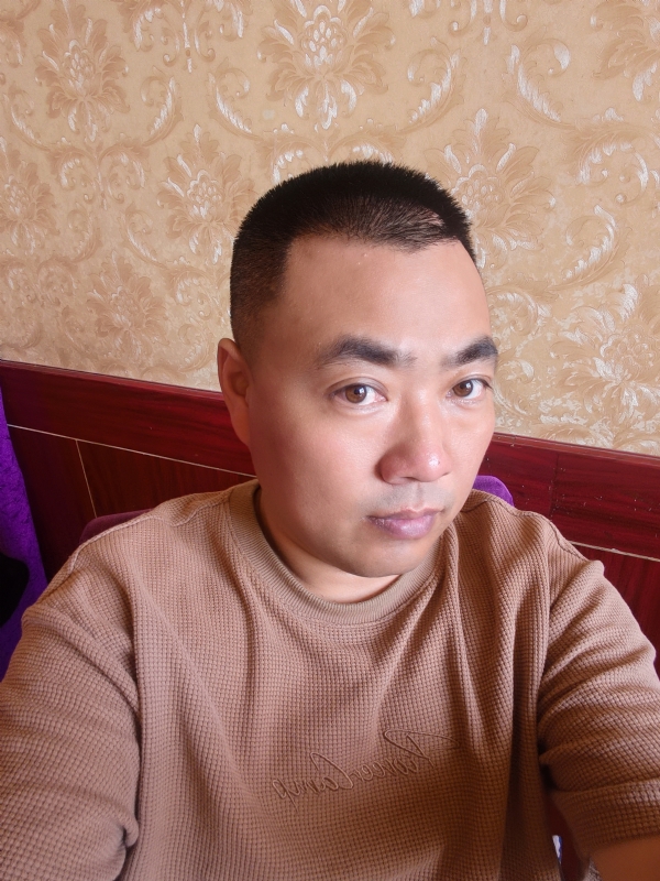 擦亮眼睛向前看的第一张照片--泰安相亲服务中心