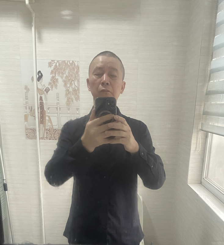 荣哥的第一张照片--泰安相亲服务中心