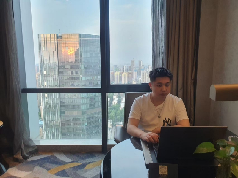 ying的第一张照片--泰安相亲服务中心