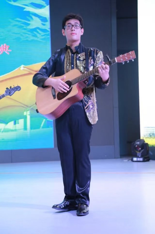 一叶知秋ZG的第一张照片--泰安相亲服务中心