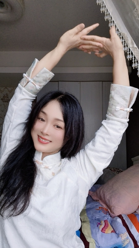 伊伊的第三张照片--泰安相亲服务中心