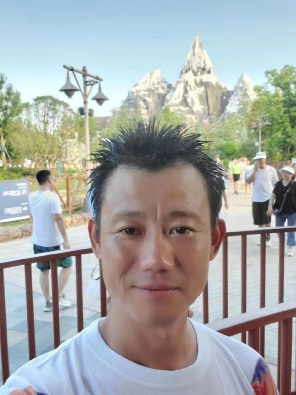 艾氏涂料博的第一张照片--泰安相亲服务中心