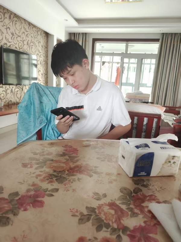铁在烧的第一张照片--泰安相亲服务中心